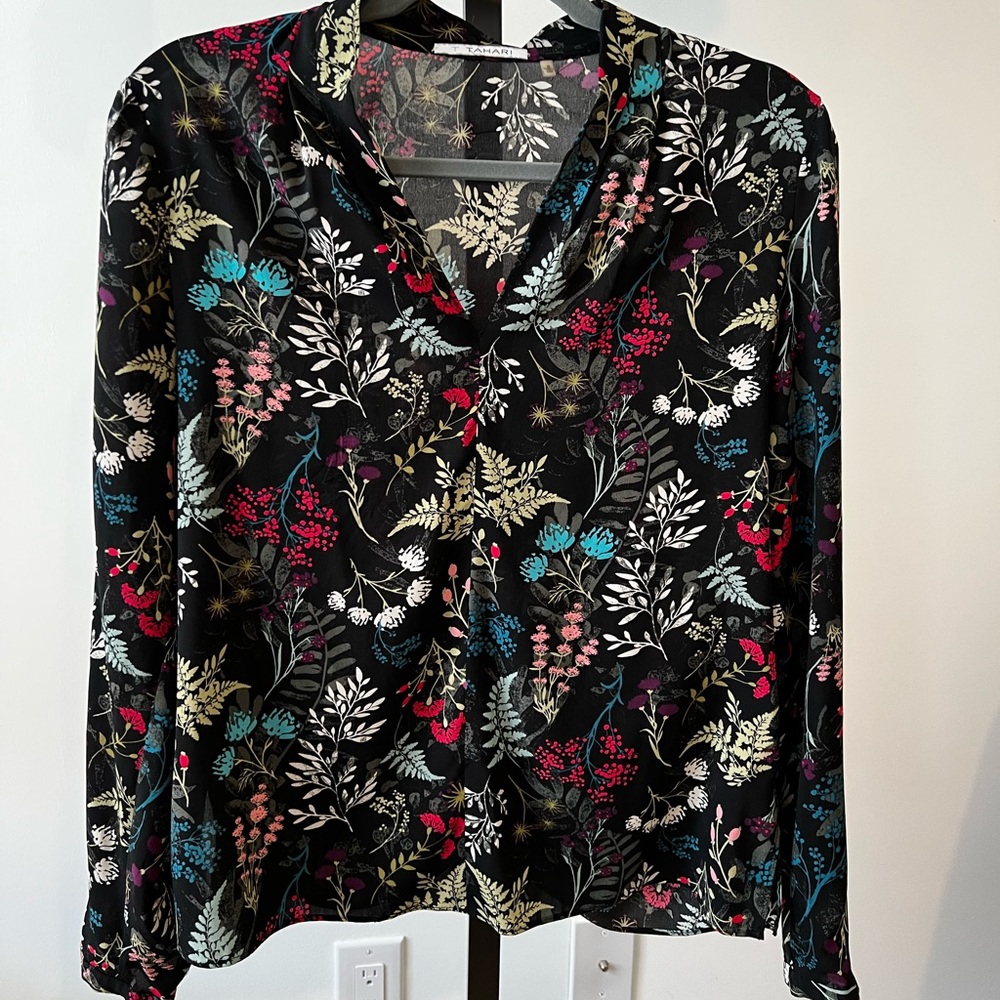 TAHARI blouse